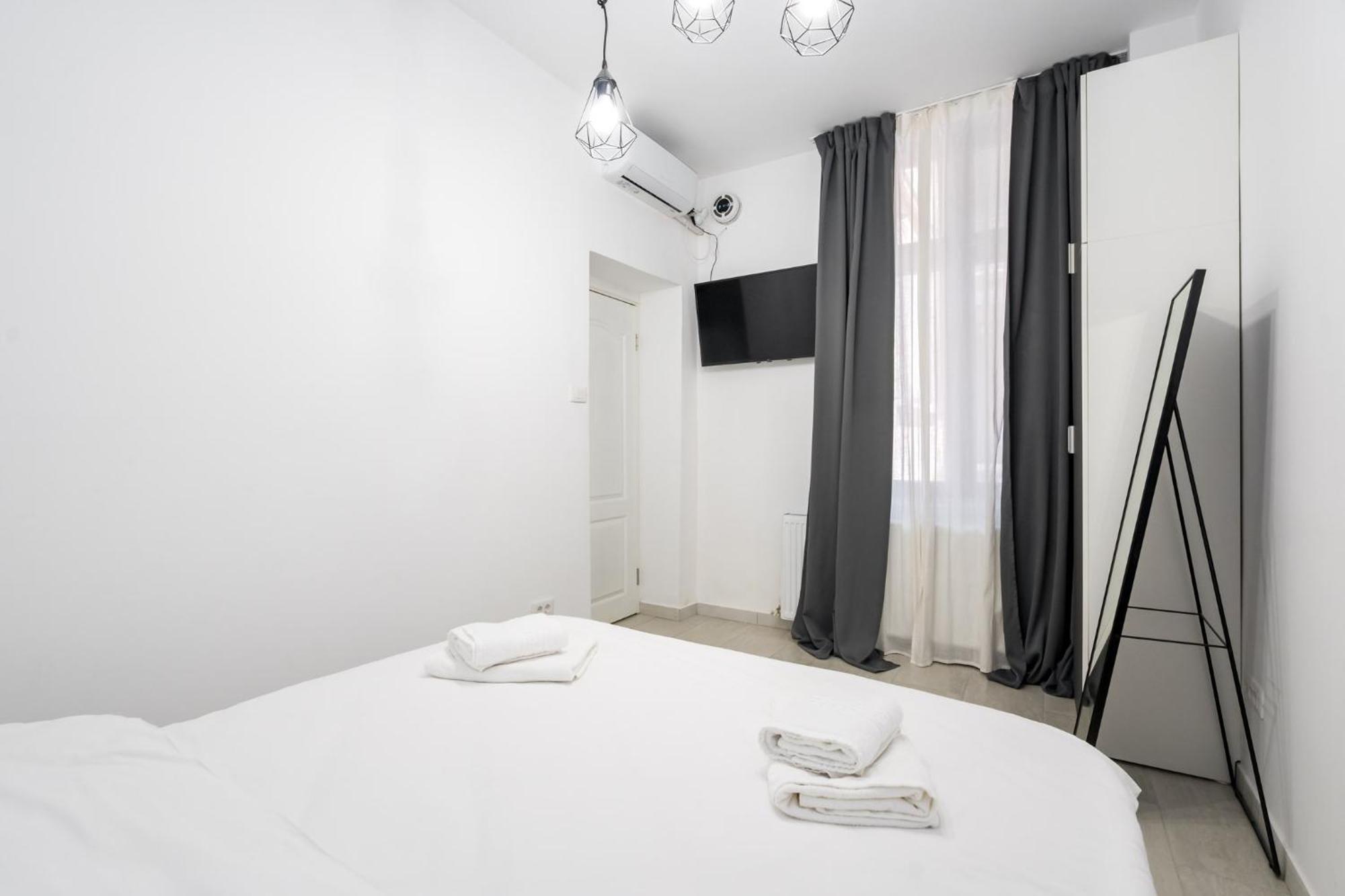 Apartment Urban Walls 5c *